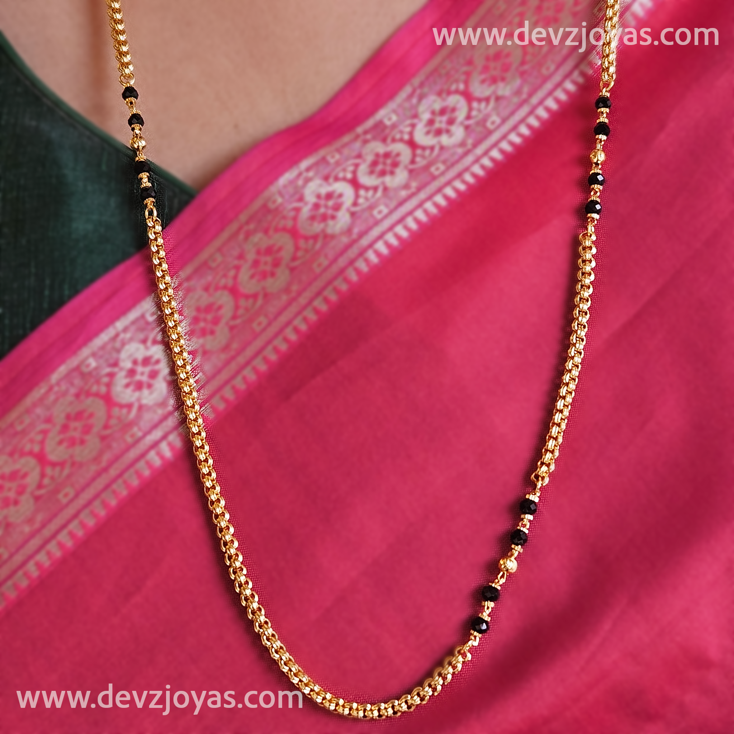 Long guarantee chain - black beads