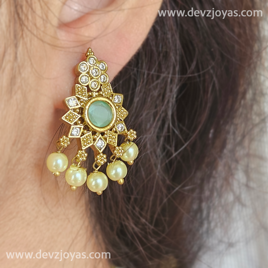 Attire sea green pendant