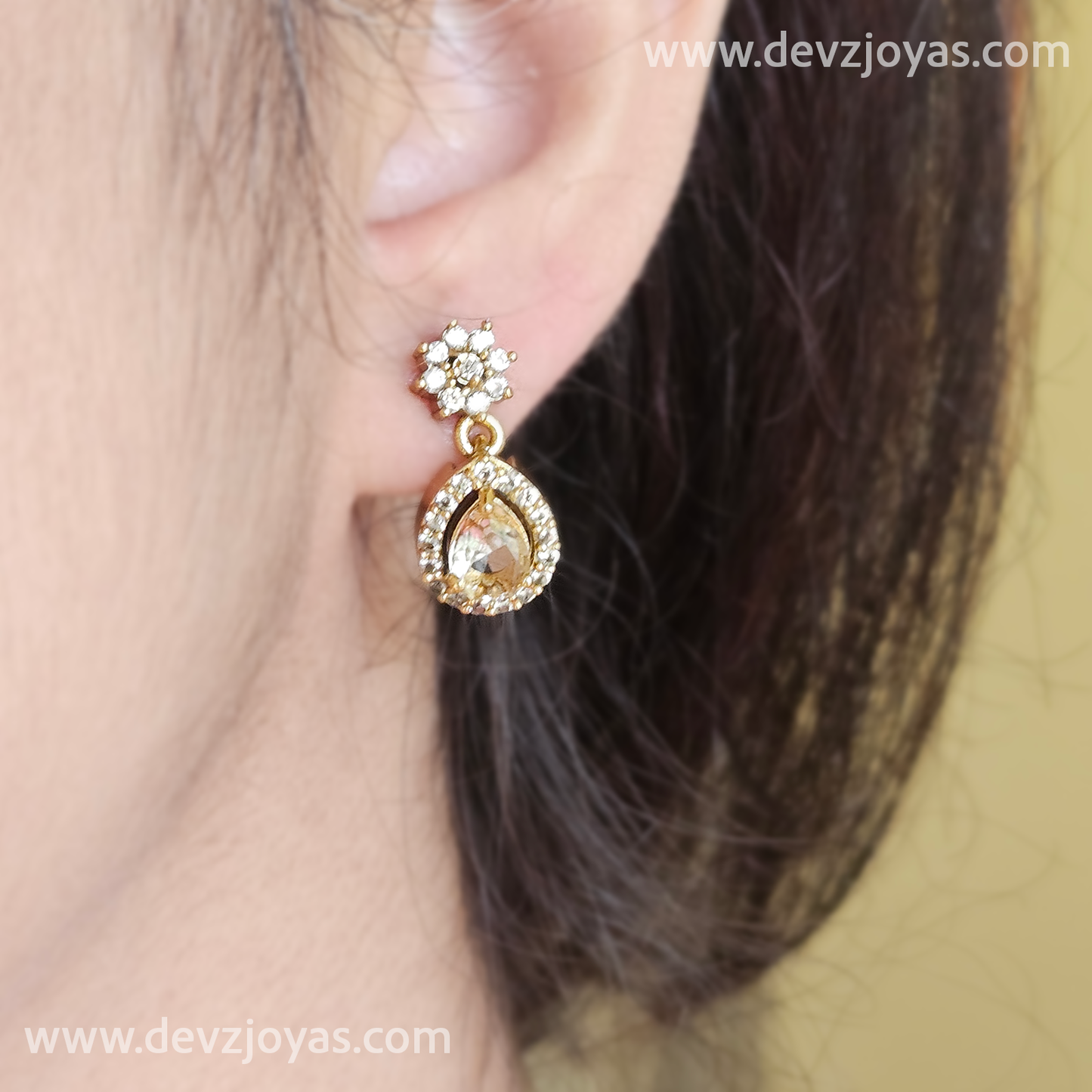 AD stone necklace white