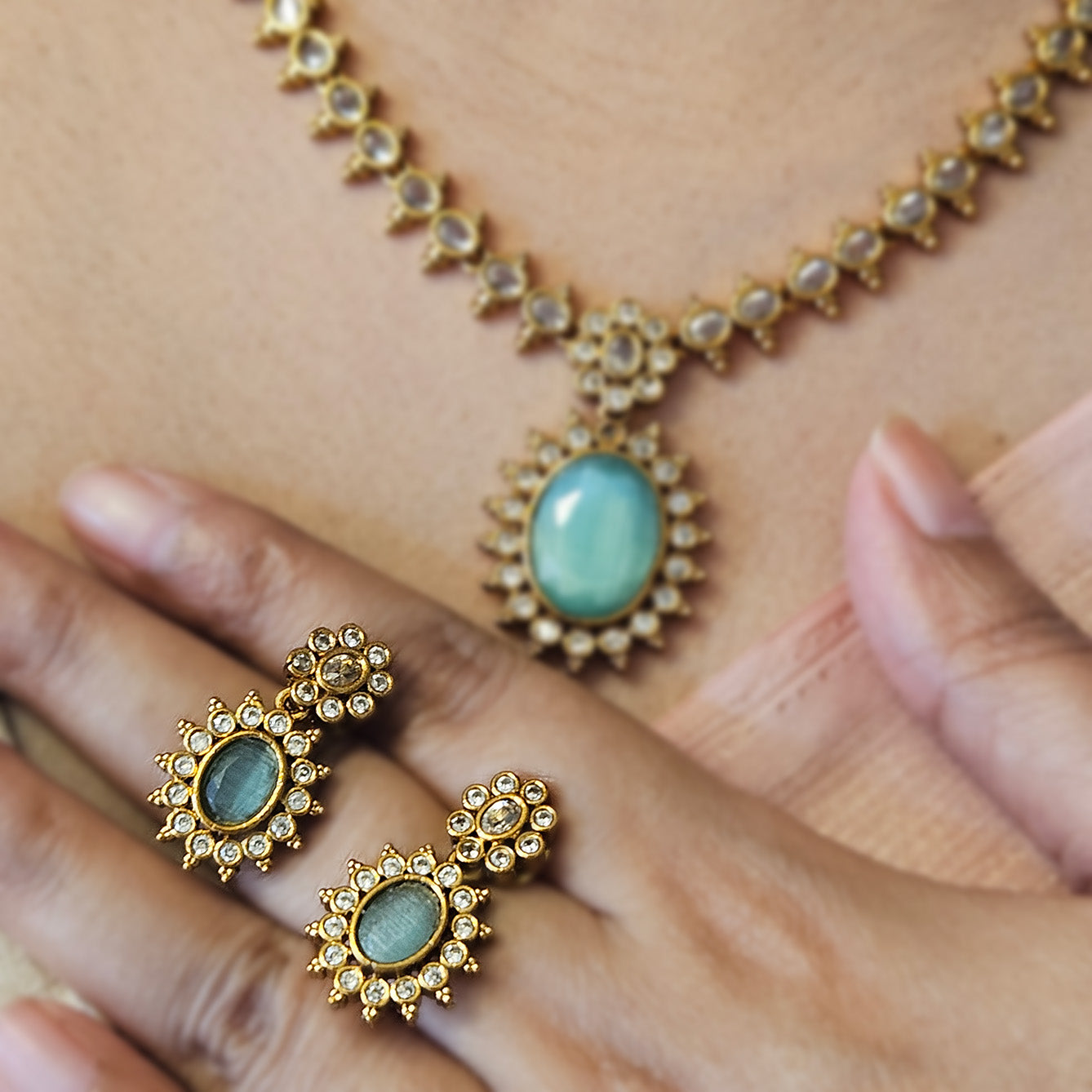 AD stone necklace with Victoria stone pendant and earrings - Premium quality