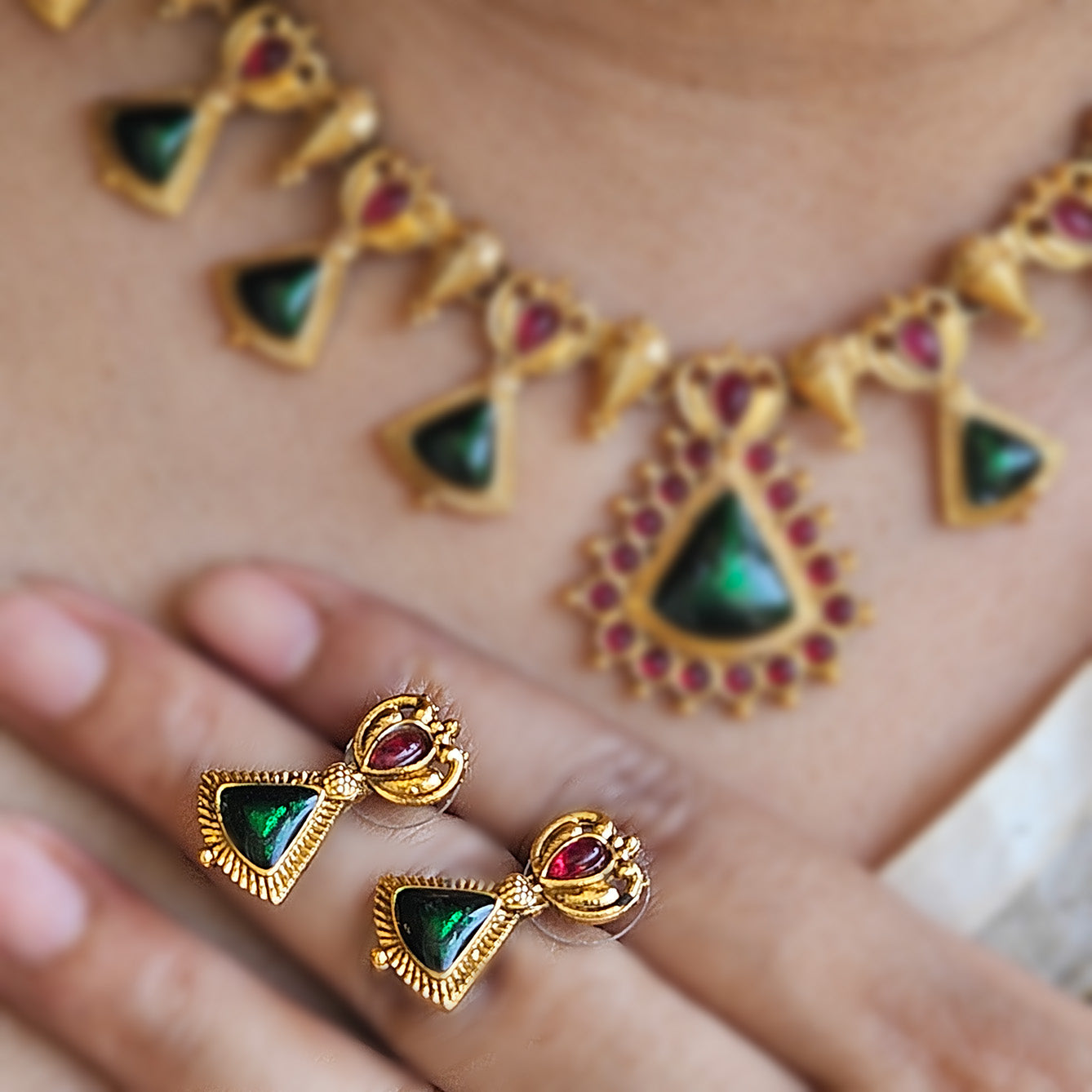 Palakka green and red with earrings
