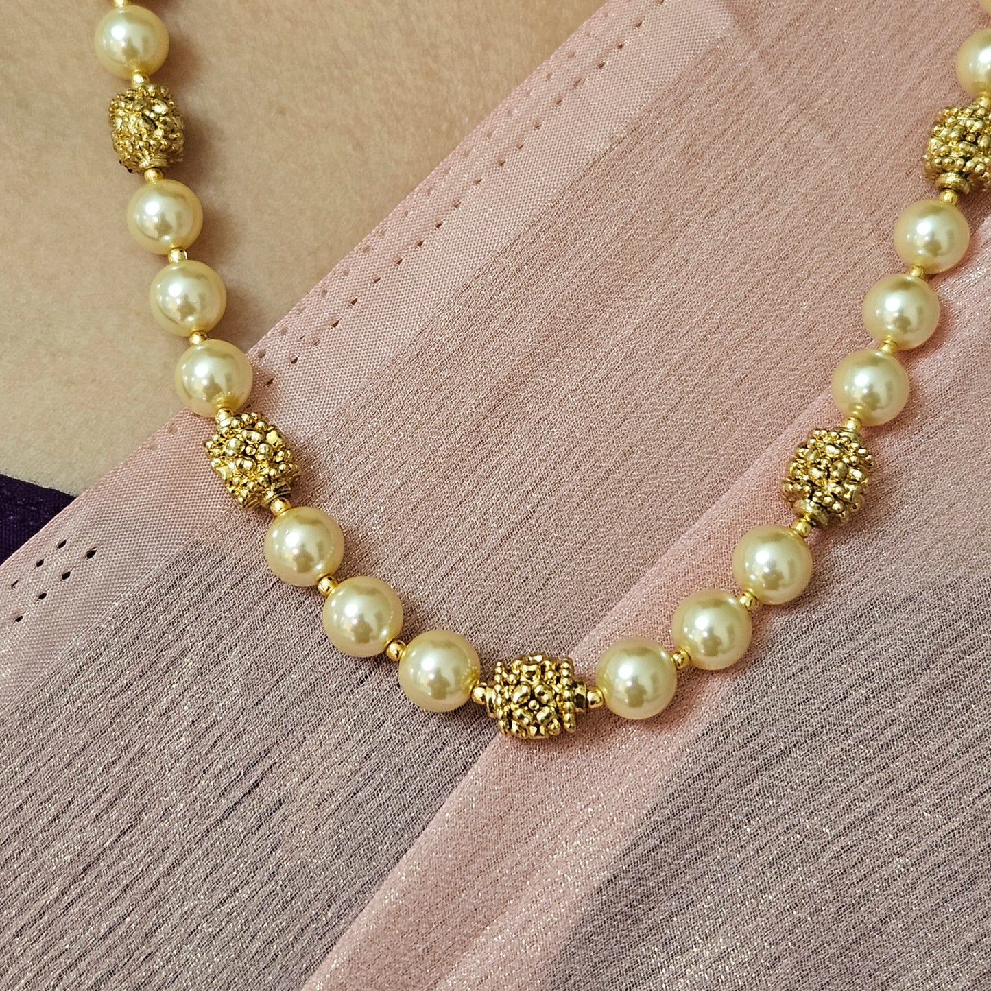 Pearl chain - Sworozki pearls and golden beads