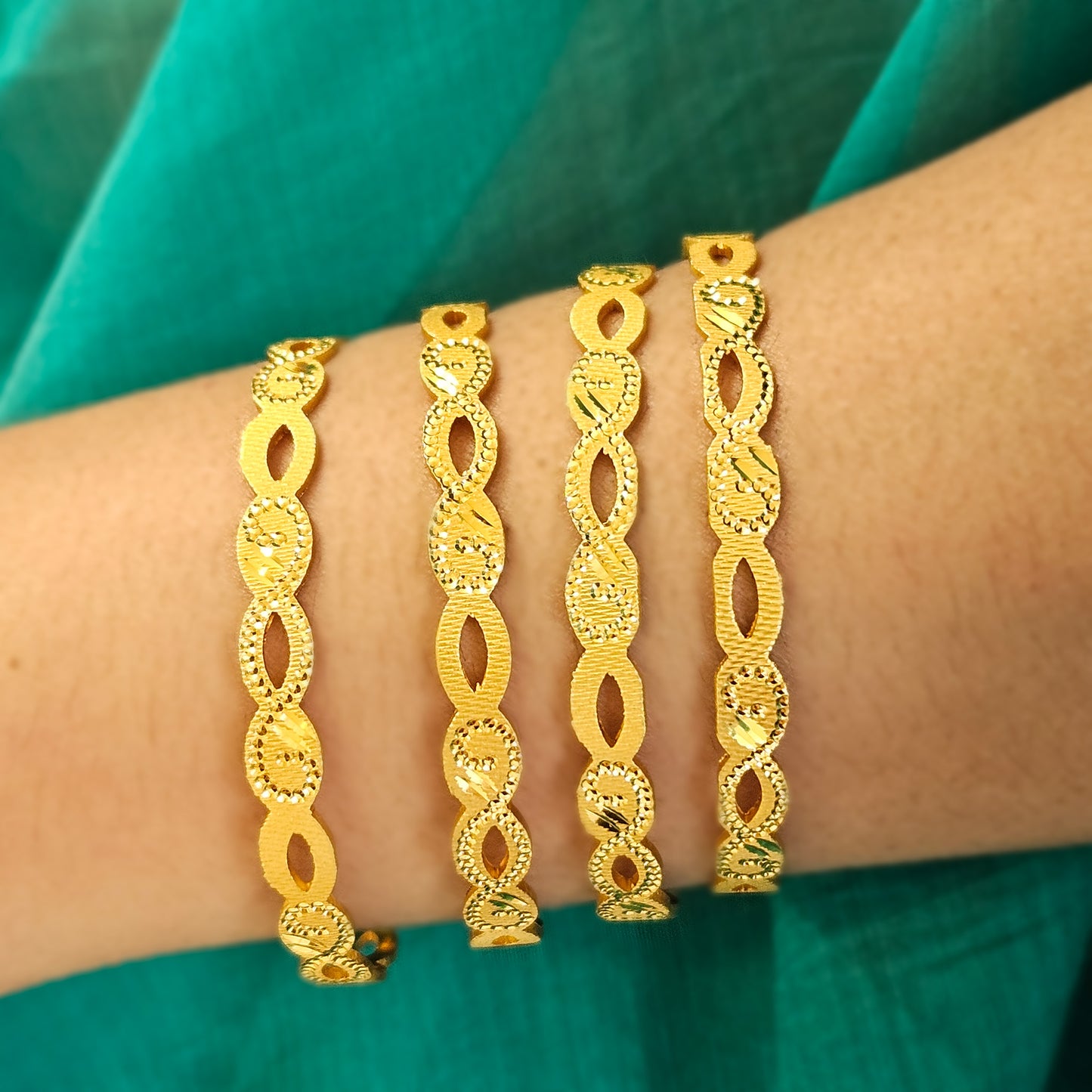 Bangles set of 4 Size: 2.4