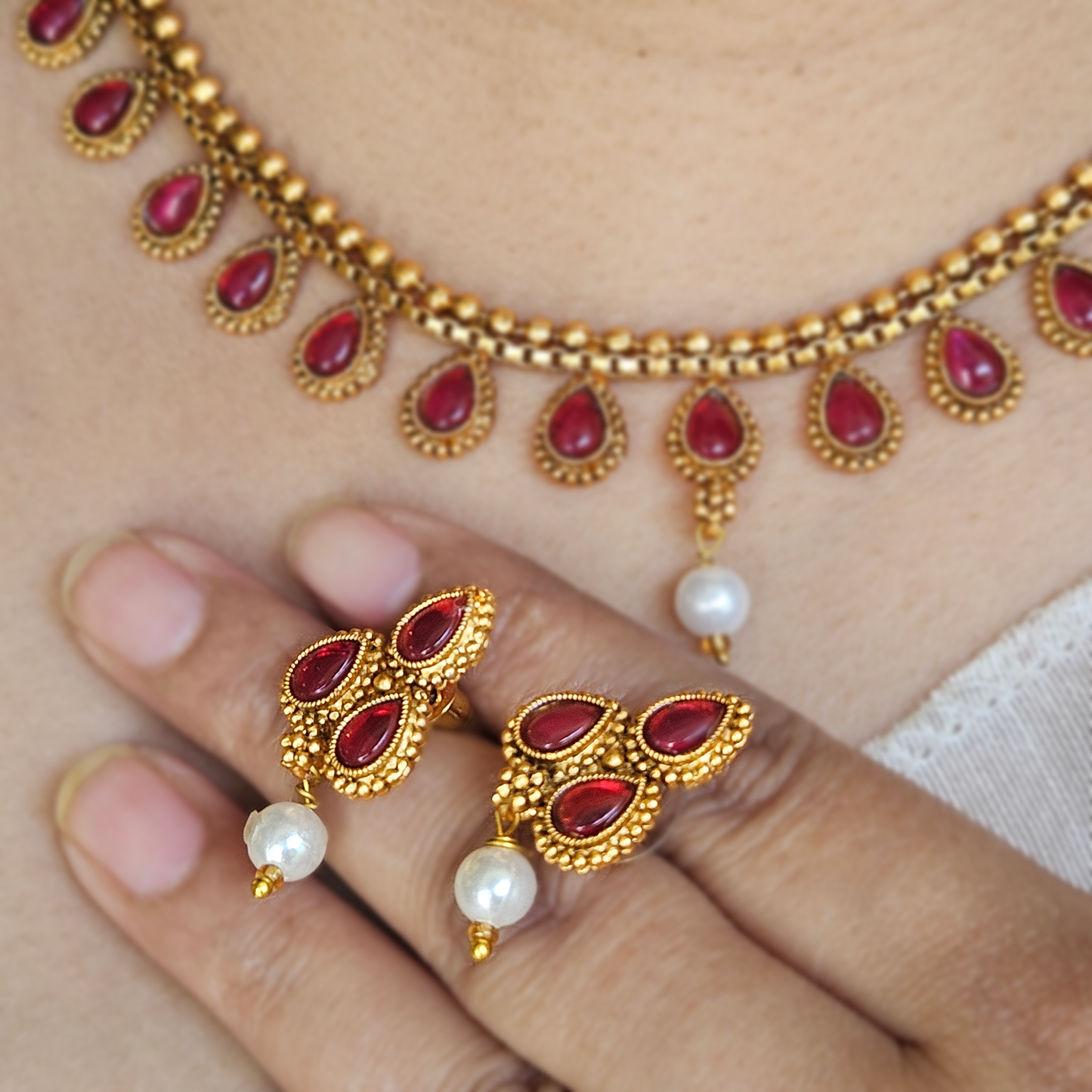 Necklace pink stone with earrings