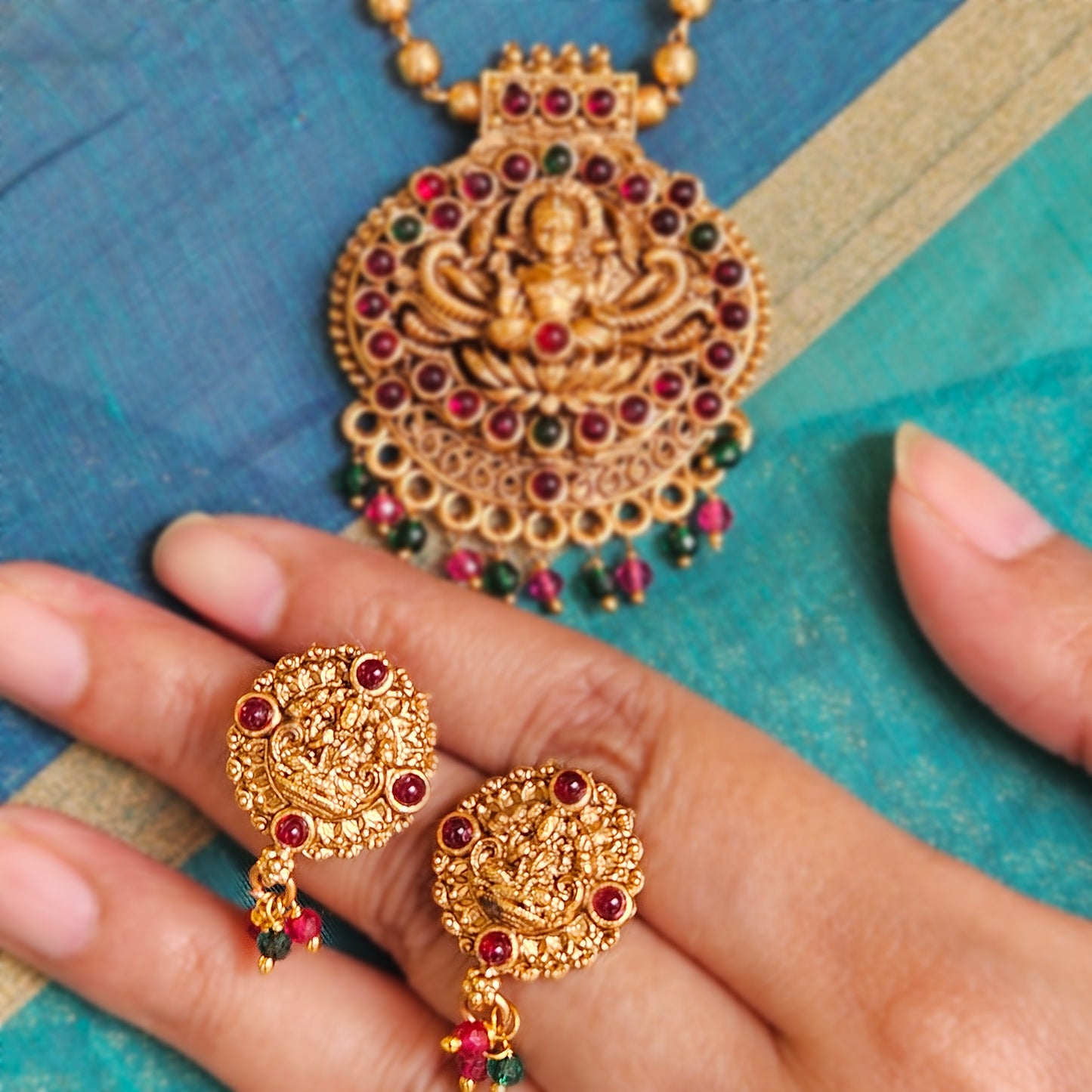 Bead chain with Lakshmi pendant and earrings