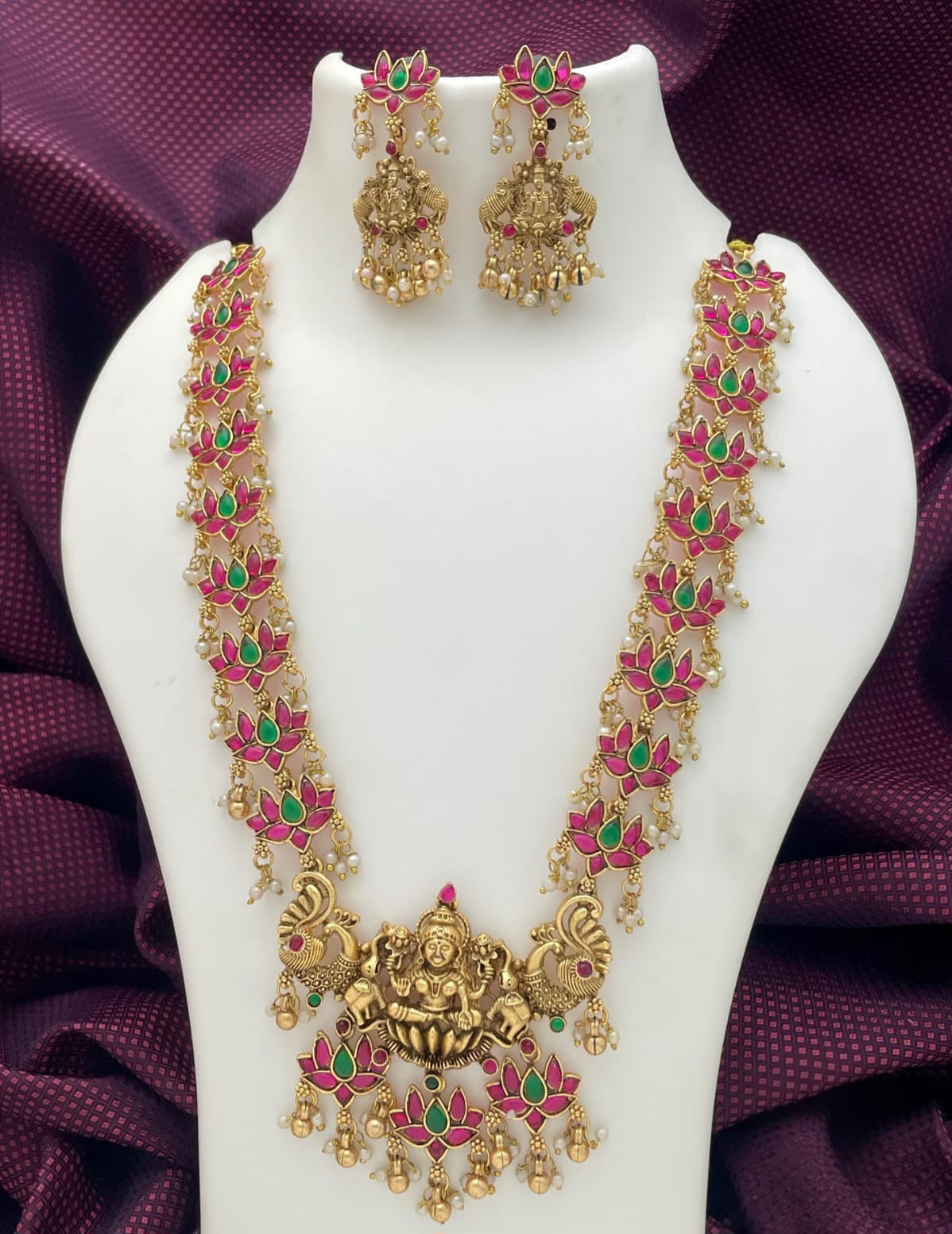 Long haram lotus Lakshmi - Golden drops