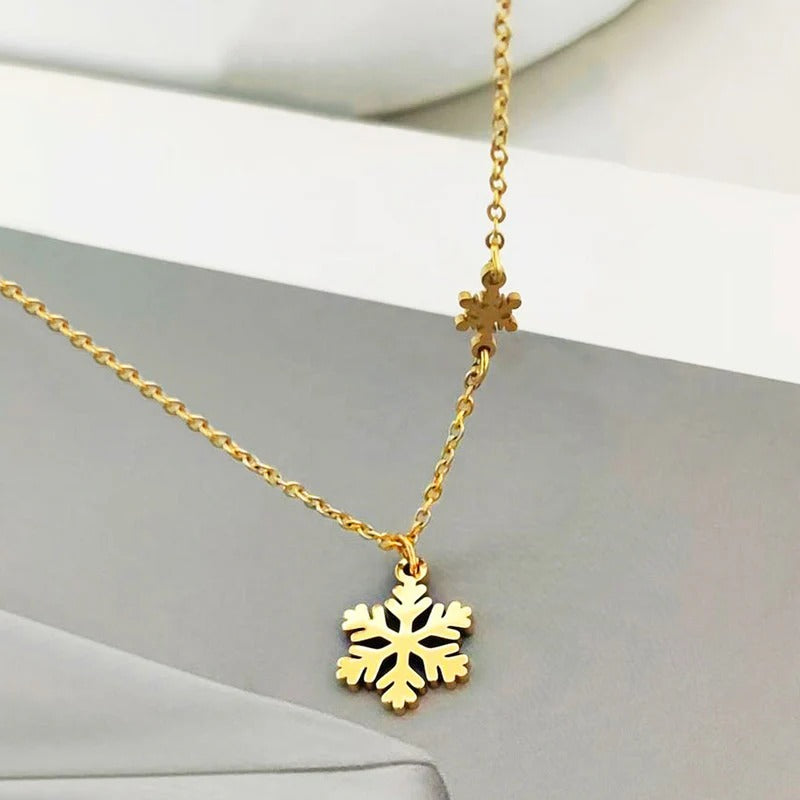 Stainless steel Anti tarnish necklace with snowflake pendant