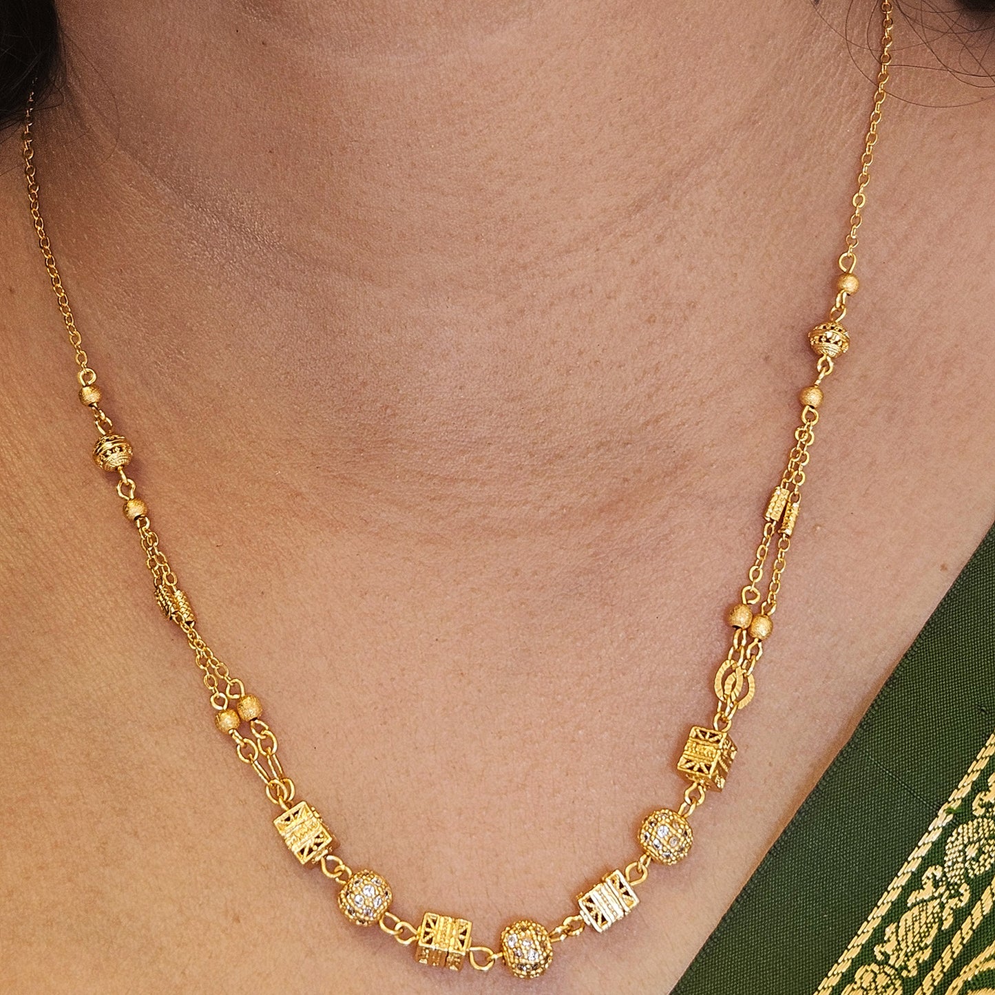 Golden necklace - Guarantee