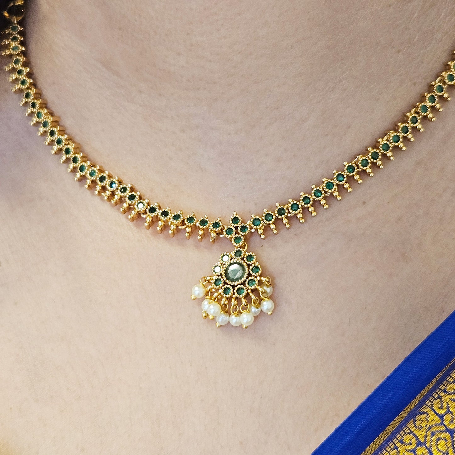 Traditional attige green