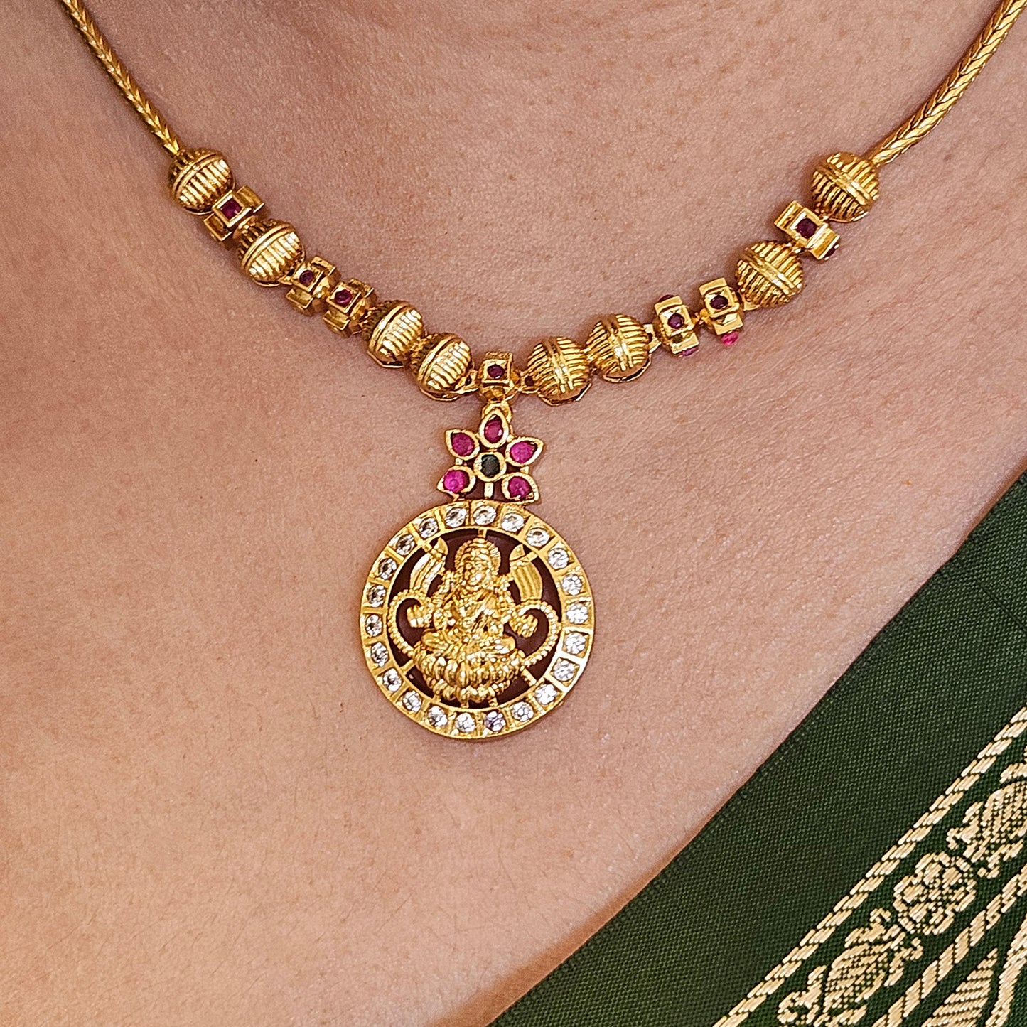 Necklace set Lakshmi pendant