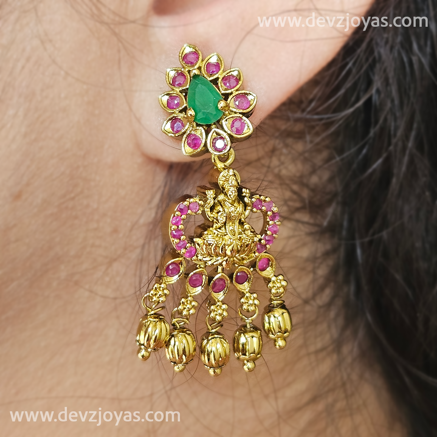 Attigei ruby and green stone