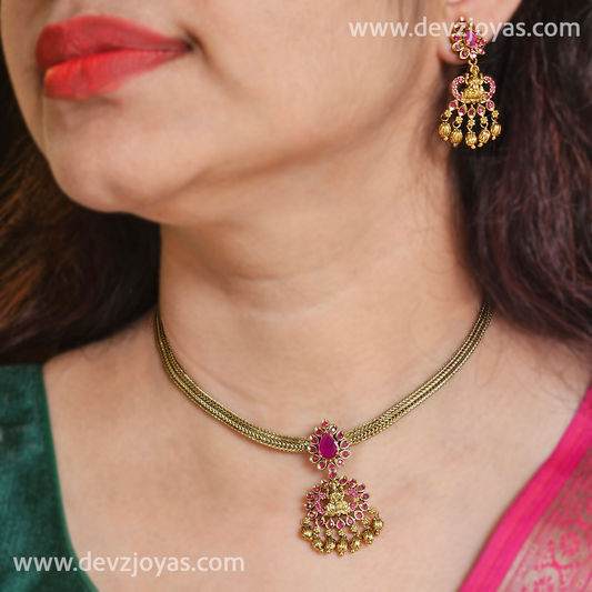 Attigei ruby stone pendant