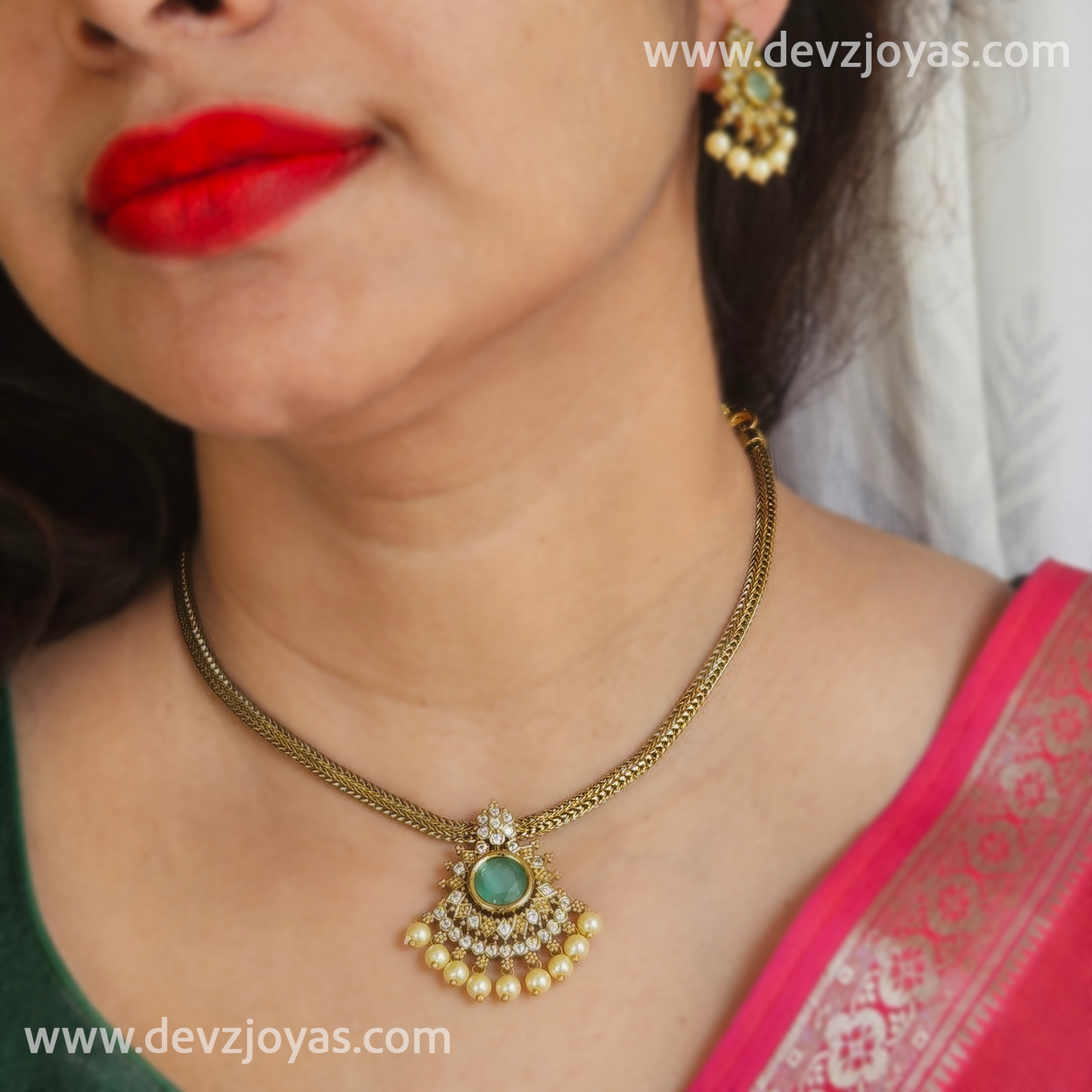 Attire sea green pendant