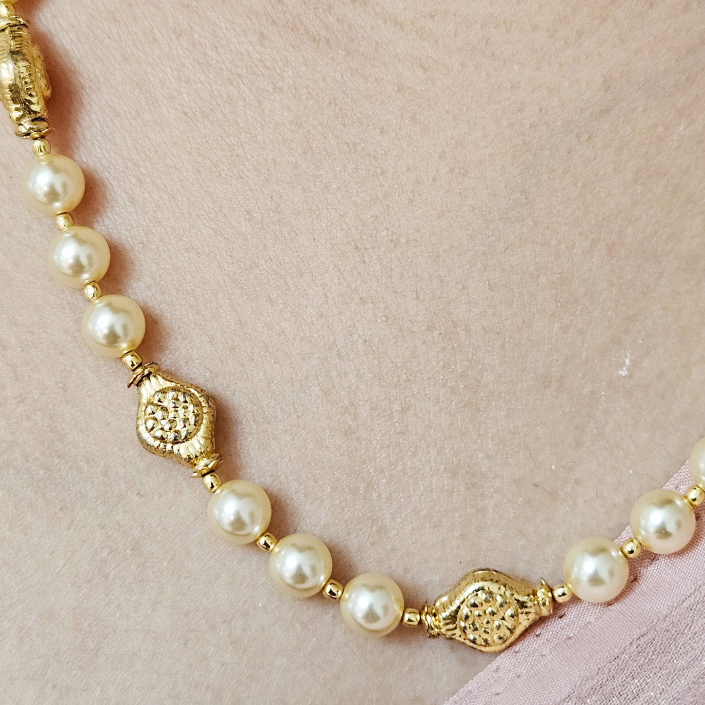 Pearl chain White and Golden - Swarozki