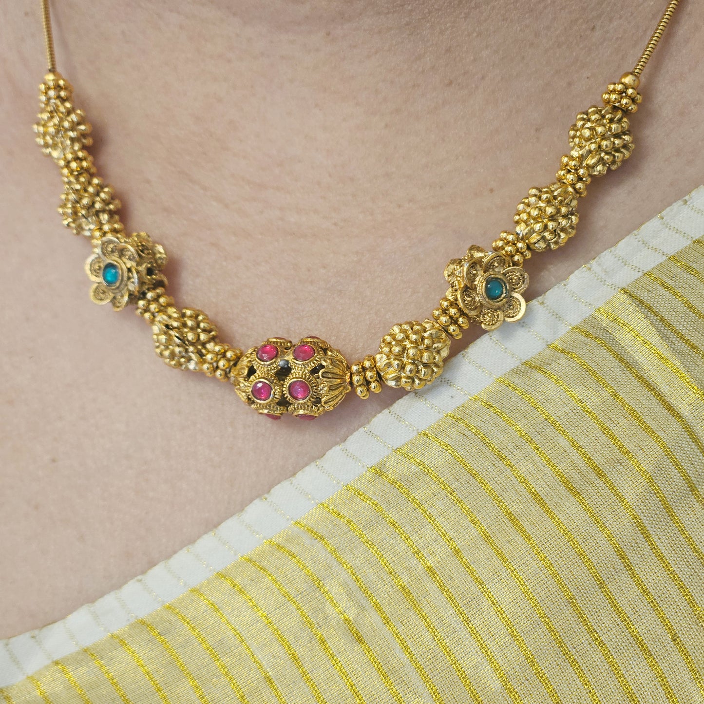 1 Necklace set ball - Onam
