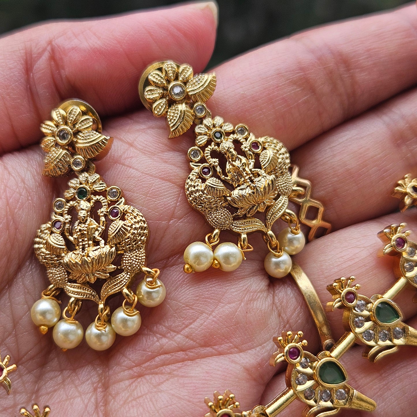 Necklace set Lakshmi pendant bird design