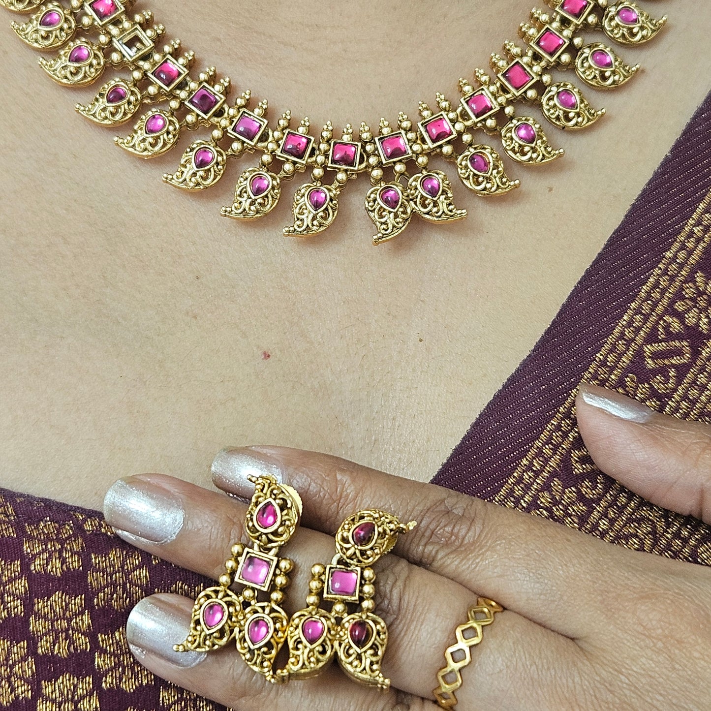 Necklace Mango with ruby stones
