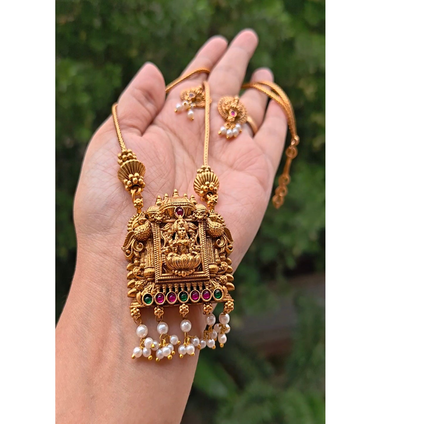 Short haram Lakshmi with pearl drops