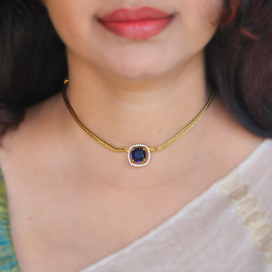 Simple choker with blue stone and earrings