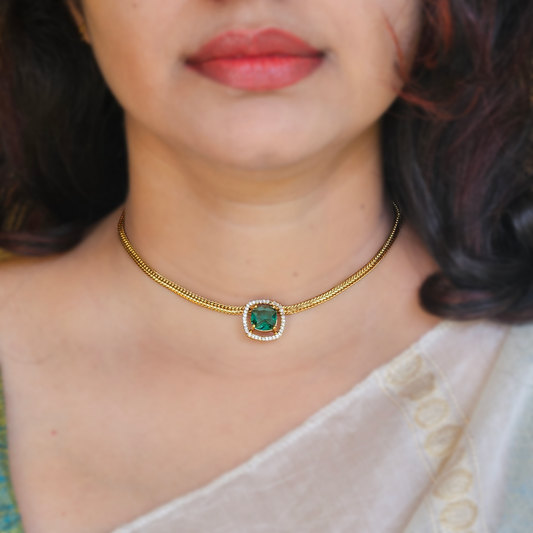 Simple choker green with earrings