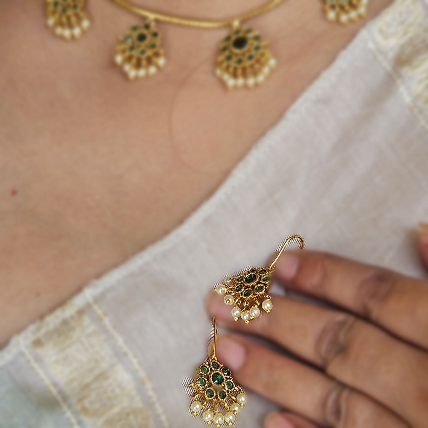 Multi pendant necklace with earrings - Green and white