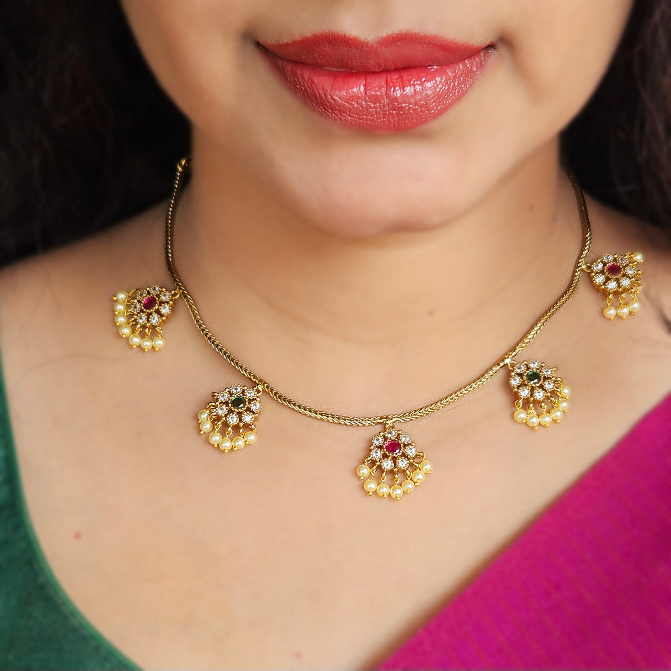 Multi pendant necklace with earrings