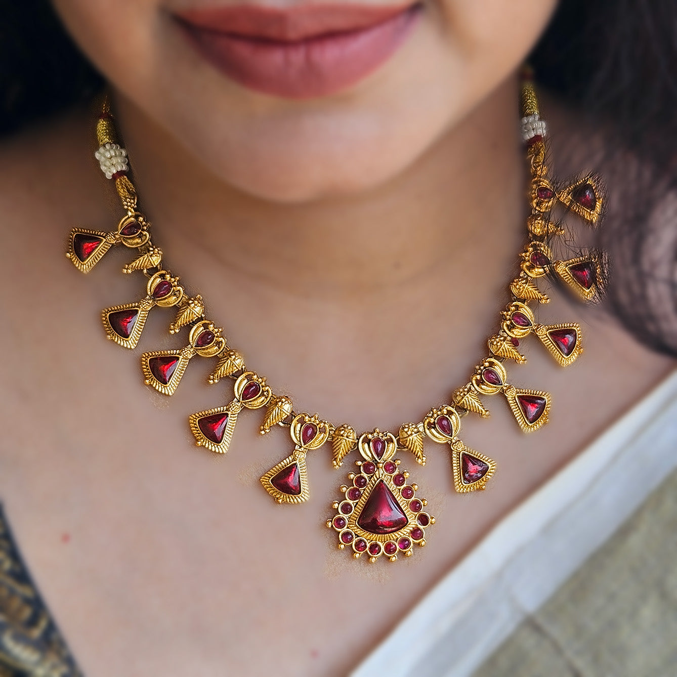 Palakka red with earrings