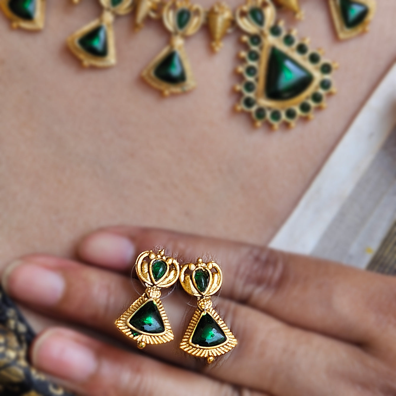 Palakka green with earrings