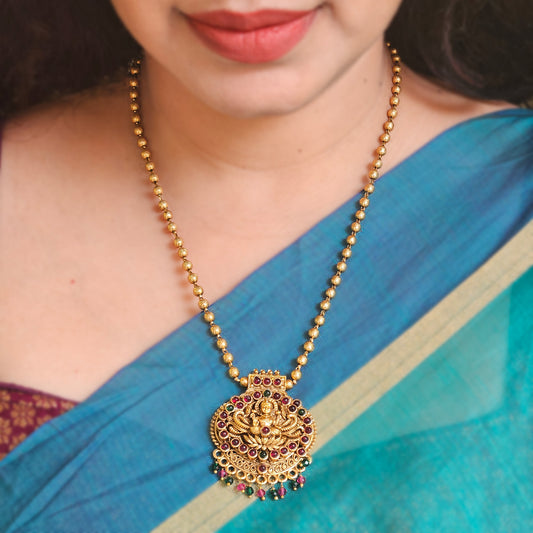 Bead chain with Lakshmi pendant and earrings