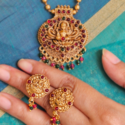 Bead chain with Lakshmi pendant and earrings