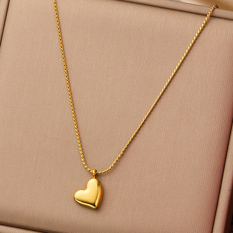Stainless steel anti tarnish golden chain with heart shaped pendant