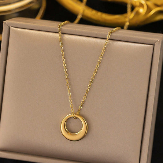 Stainless steel anti tarnish golden chain with geometric circle shaped pendant