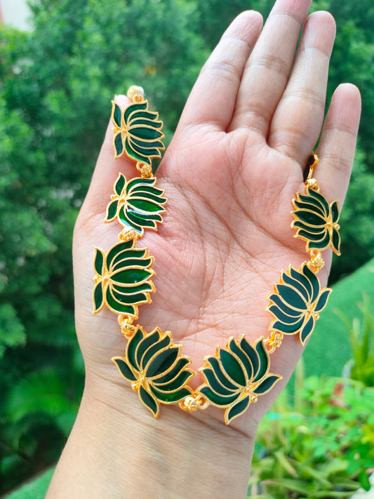 Lotus necklace with earrings