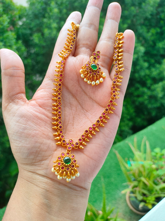 Necklace set - antique Ruby and Green