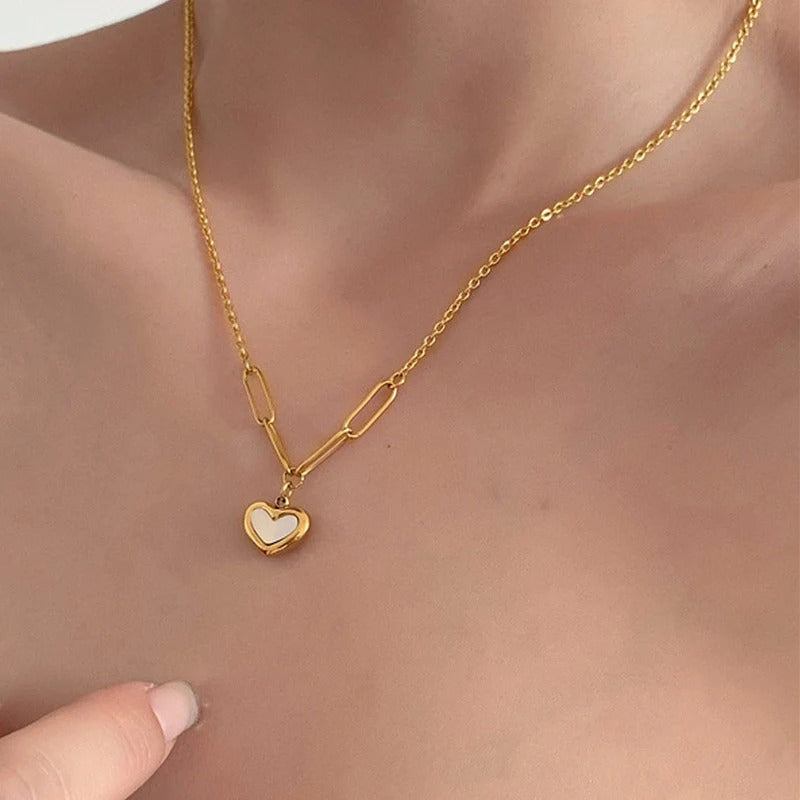 Stainless steel anti tarnish golden chain with small heart shaped pendant - white
