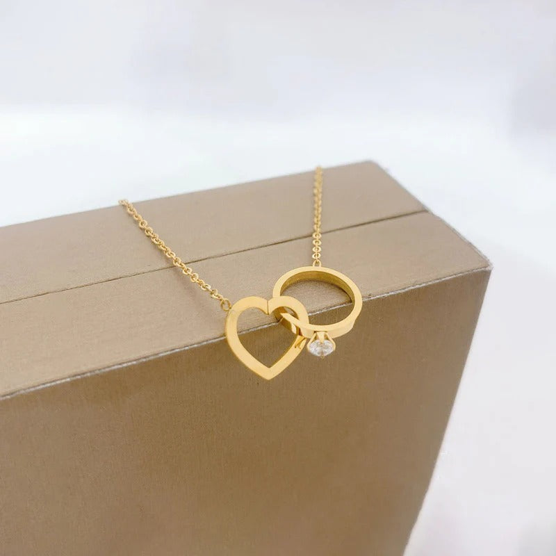 Stainless steel Anti tarnish necklace with heart and circle pendant