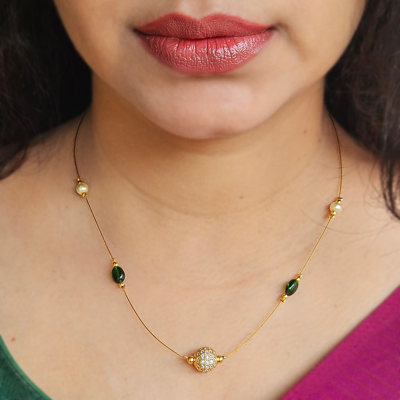 Necklace invisible beads