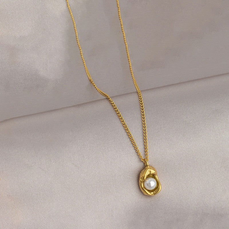 Stainless steel anti tarnish golden chain with single pearl pendant