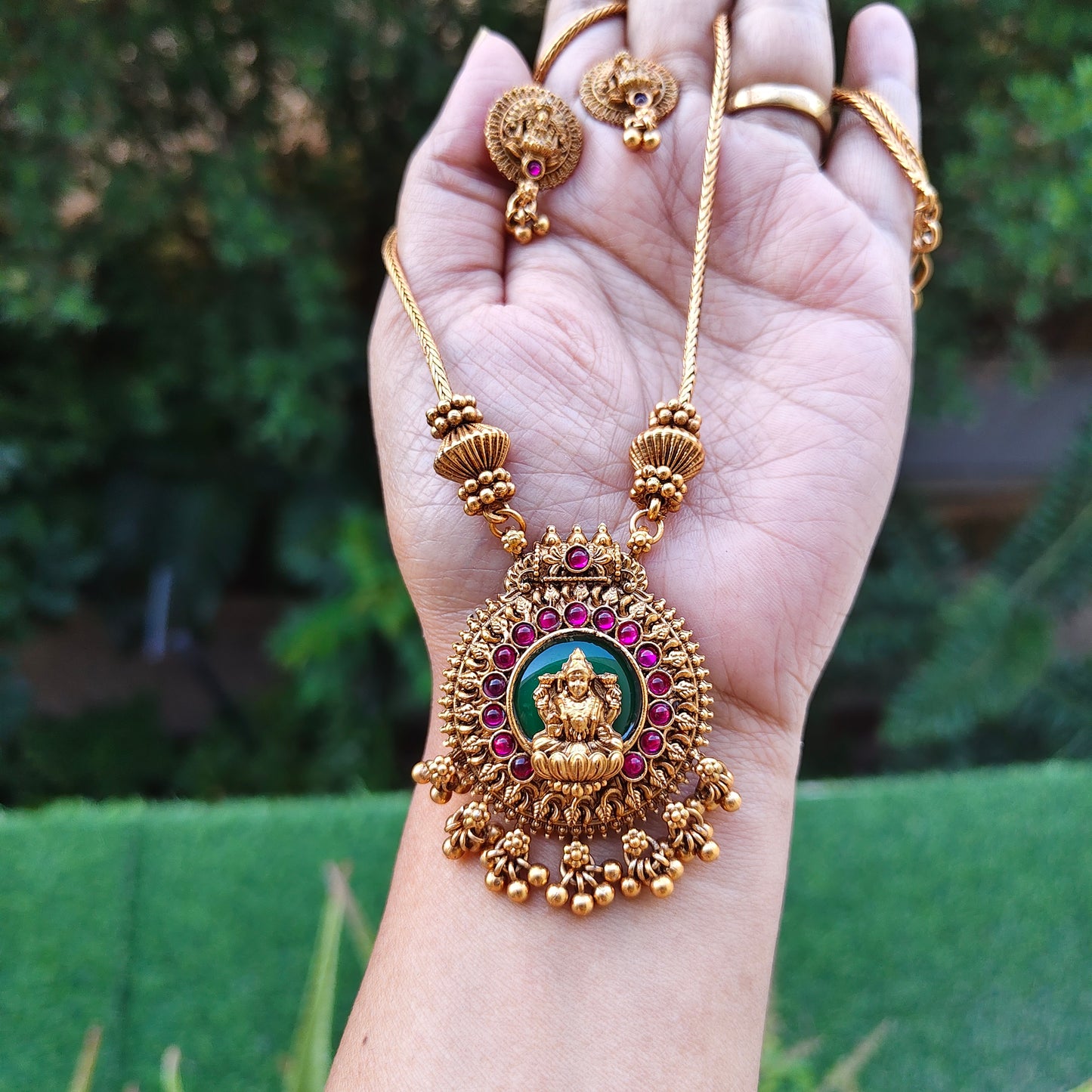 Short haram Green and Ruby stone