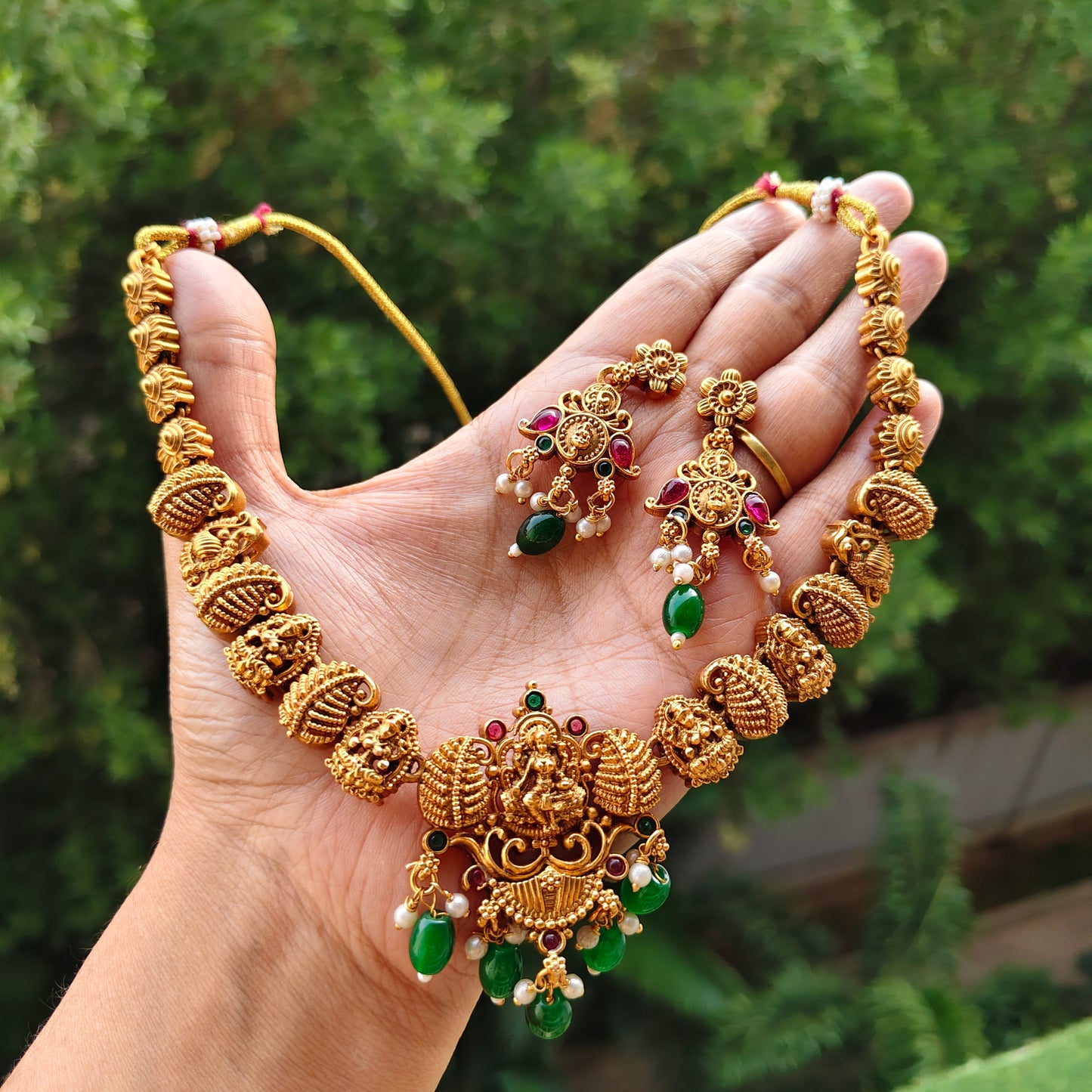 Necklace set