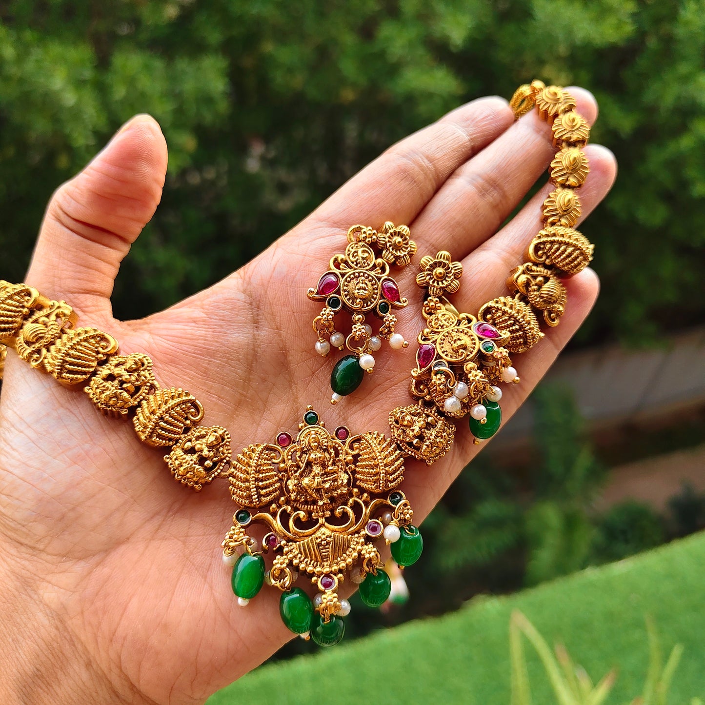 Necklace set