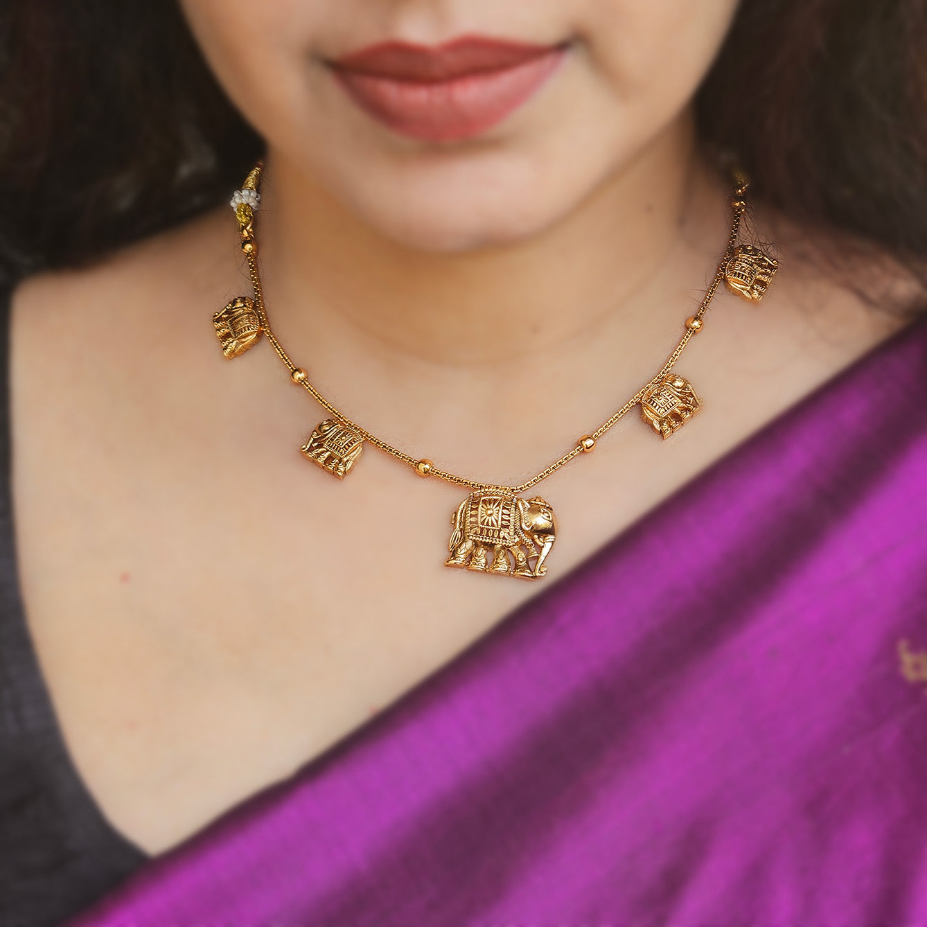 Necklace - Golden elephants with earrings