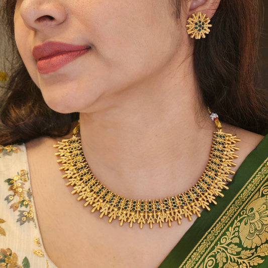 Necklace green stone