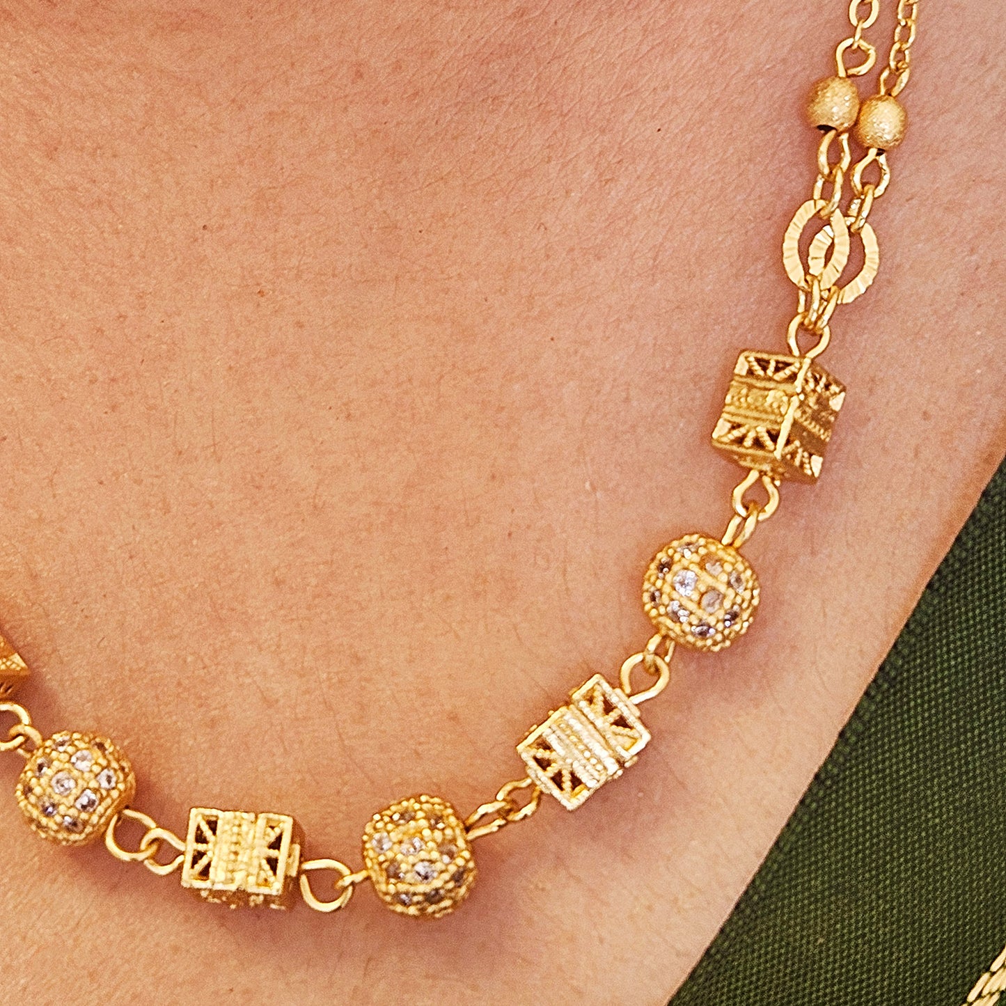 Golden necklace - Guarantee