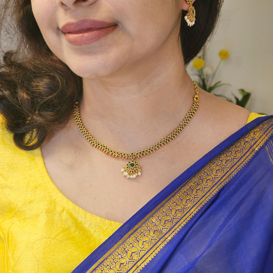 Traditional attige green