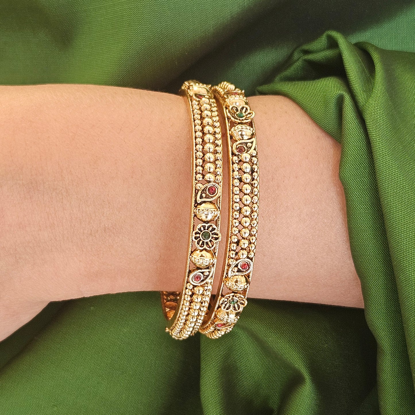 Bangles set of 2, Size: 2.4