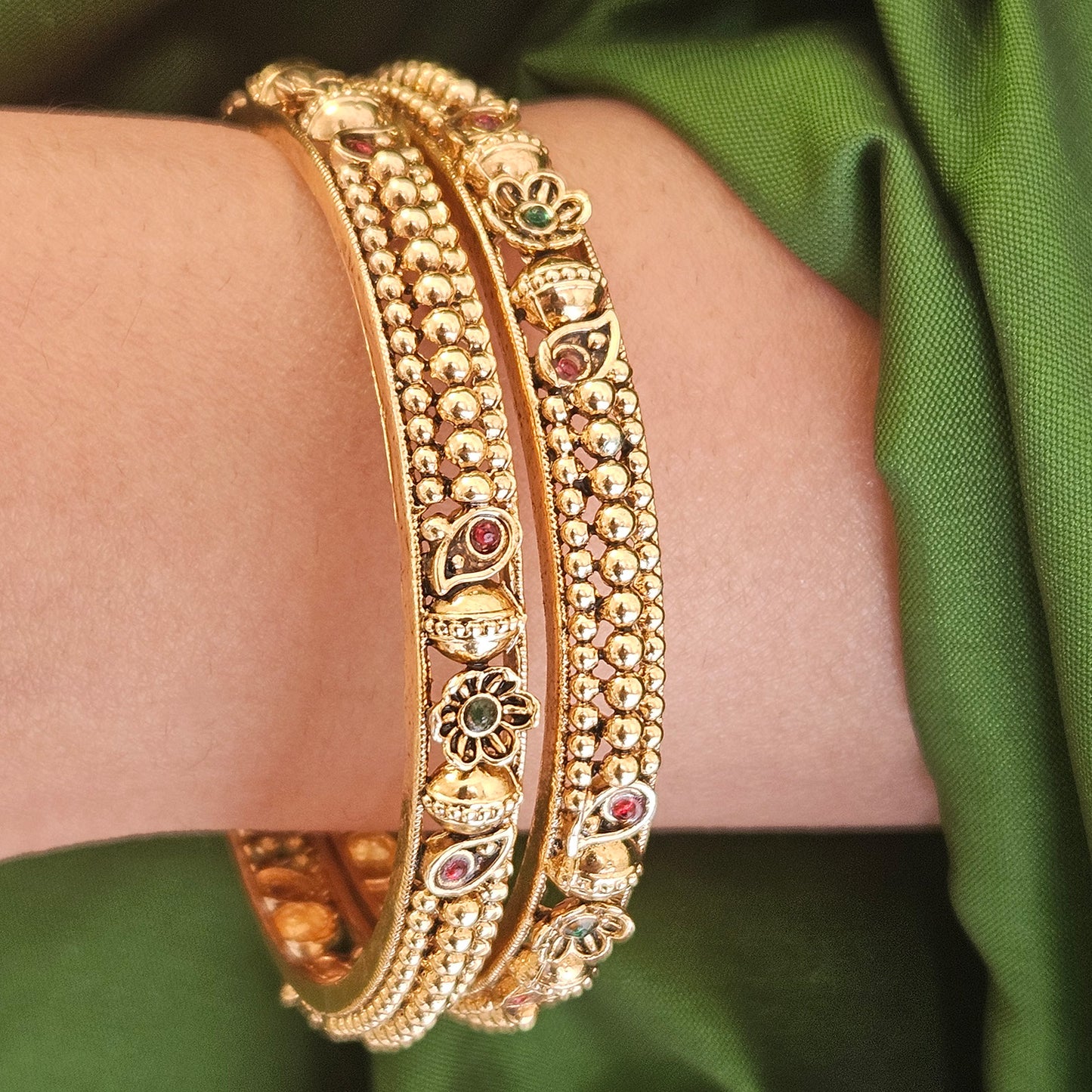 Bangles set of 2, Size: 2.4