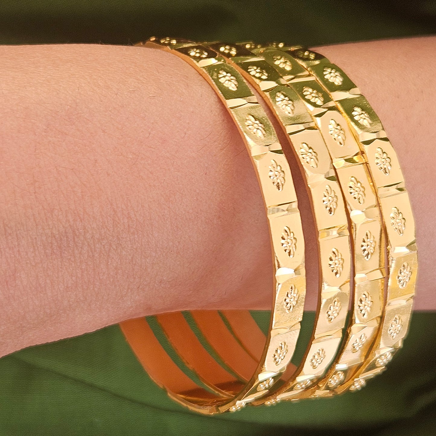 Bangles set of 4, Size: 2.6 - Guarantee