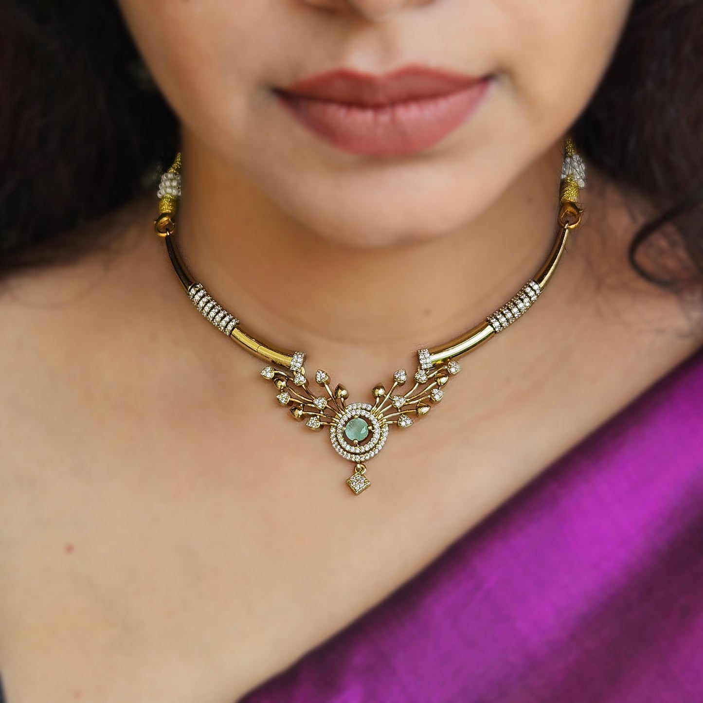 Hasli choker with Victorian stones