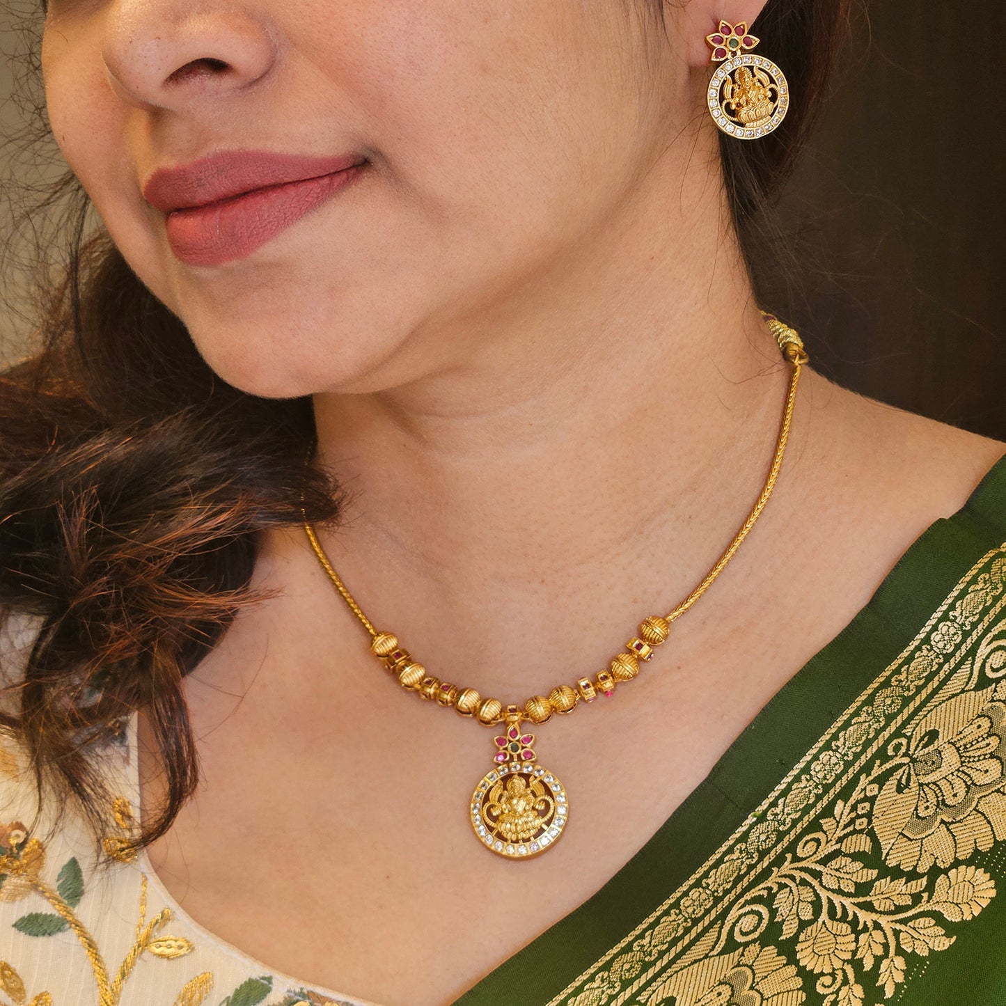 Necklace set Lakshmi pendant
